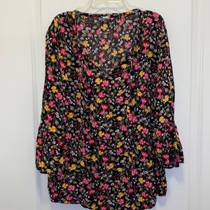 OLD NAVY FLORAL BELL SLEEVED TOP SIZE XL
